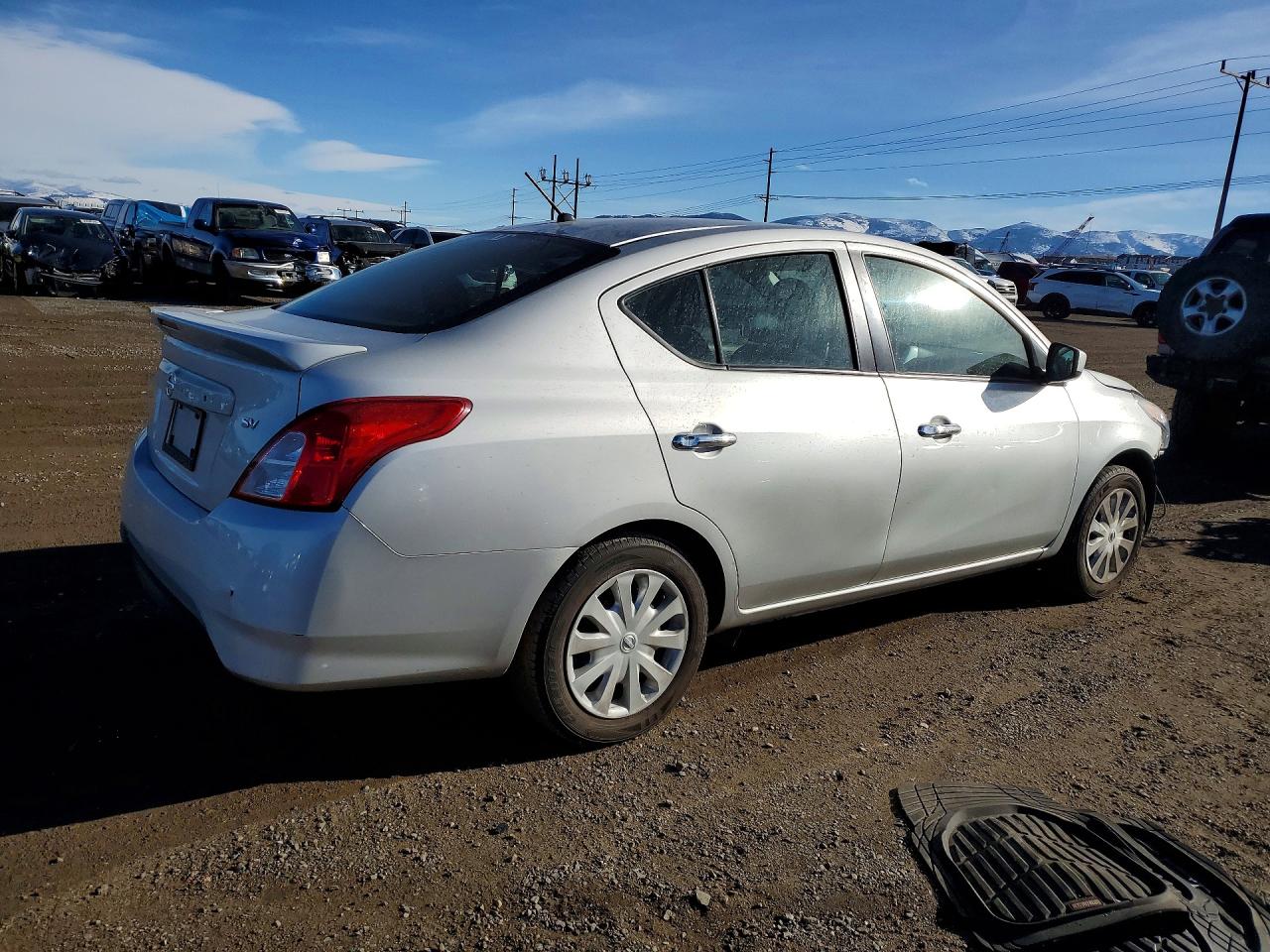 Nissan Versa S