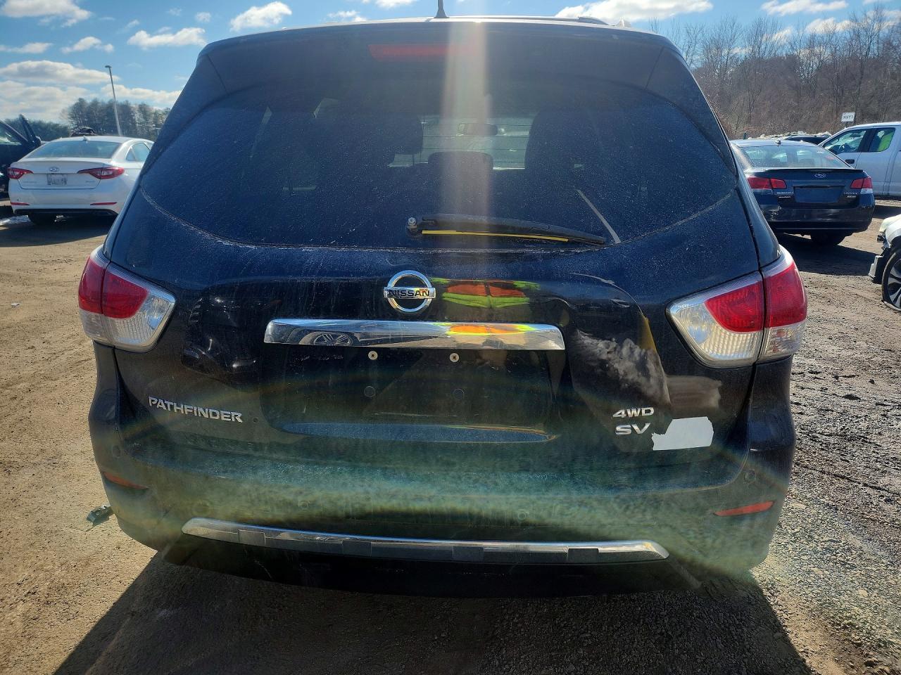Nissan Pathfinder S