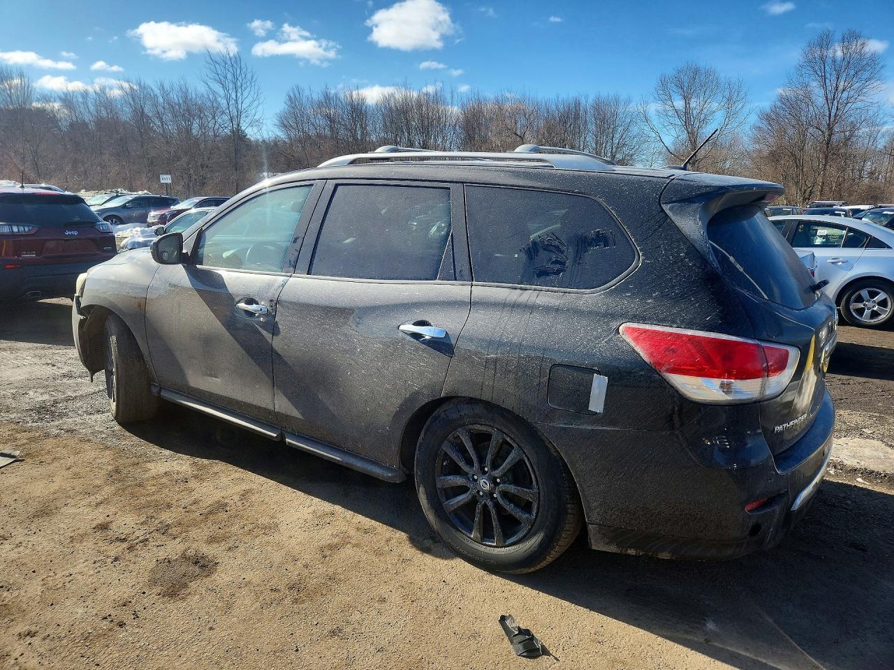 Nissan Pathfinder S