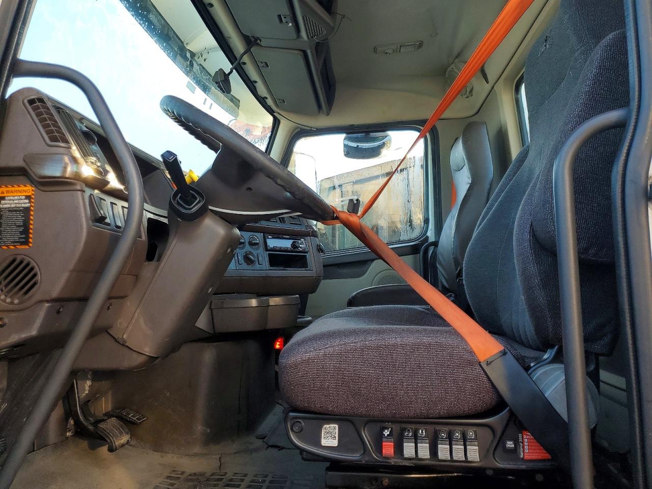 Salvage Volvo Vnl Image