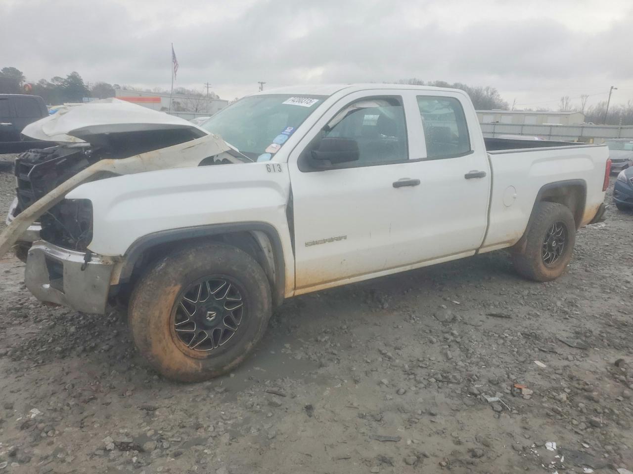 Salvage GMC Sierra Image