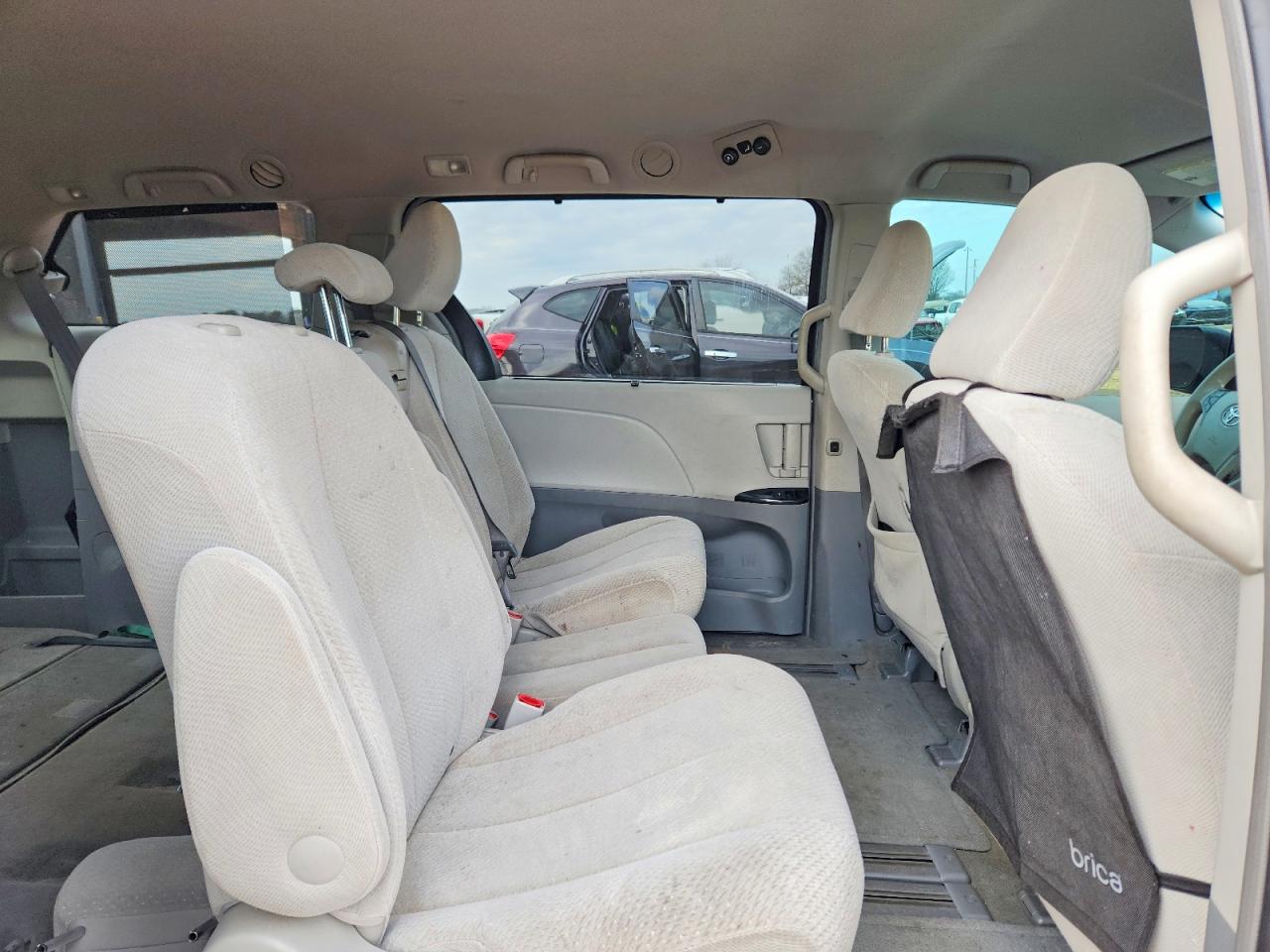 Toyota Sienna Le