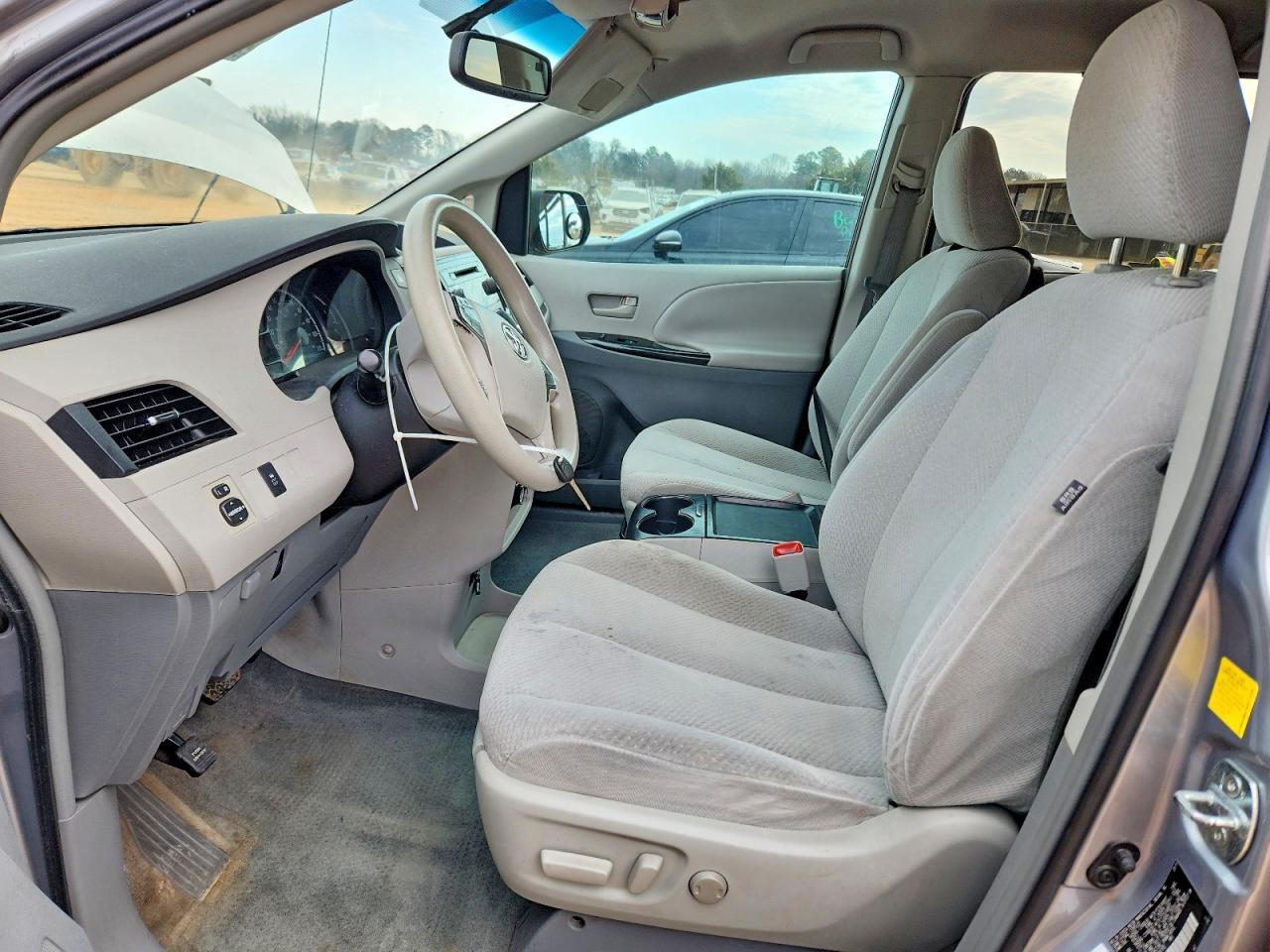 Toyota Sienna Le