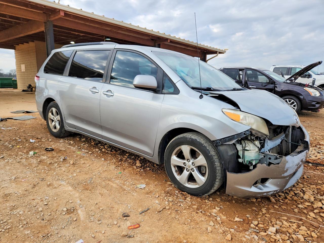 Toyota Sienna Le
