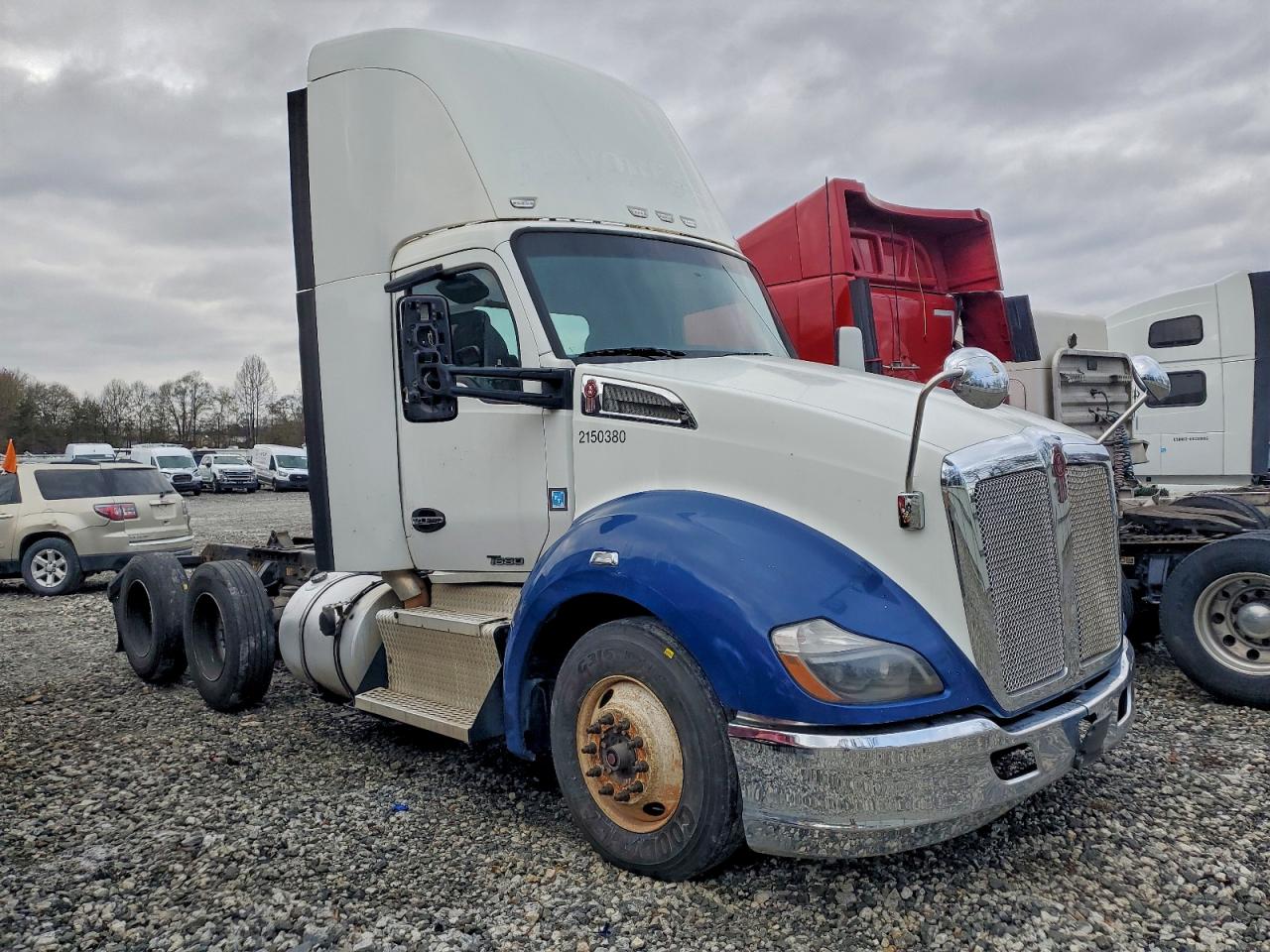 Salvage Kenworth T680 Image