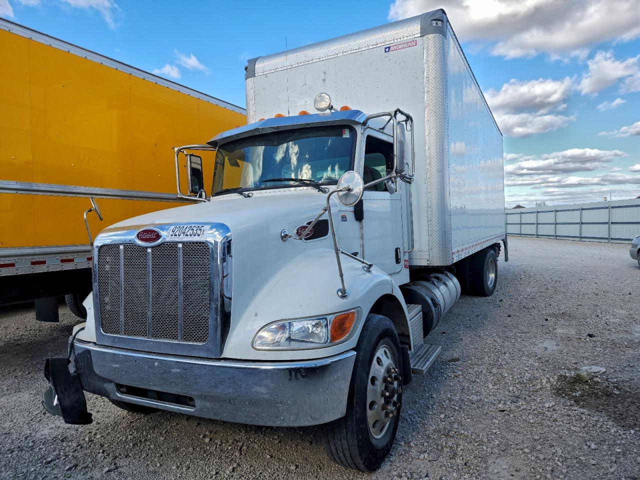 Salvage Peterbilt 337 Image