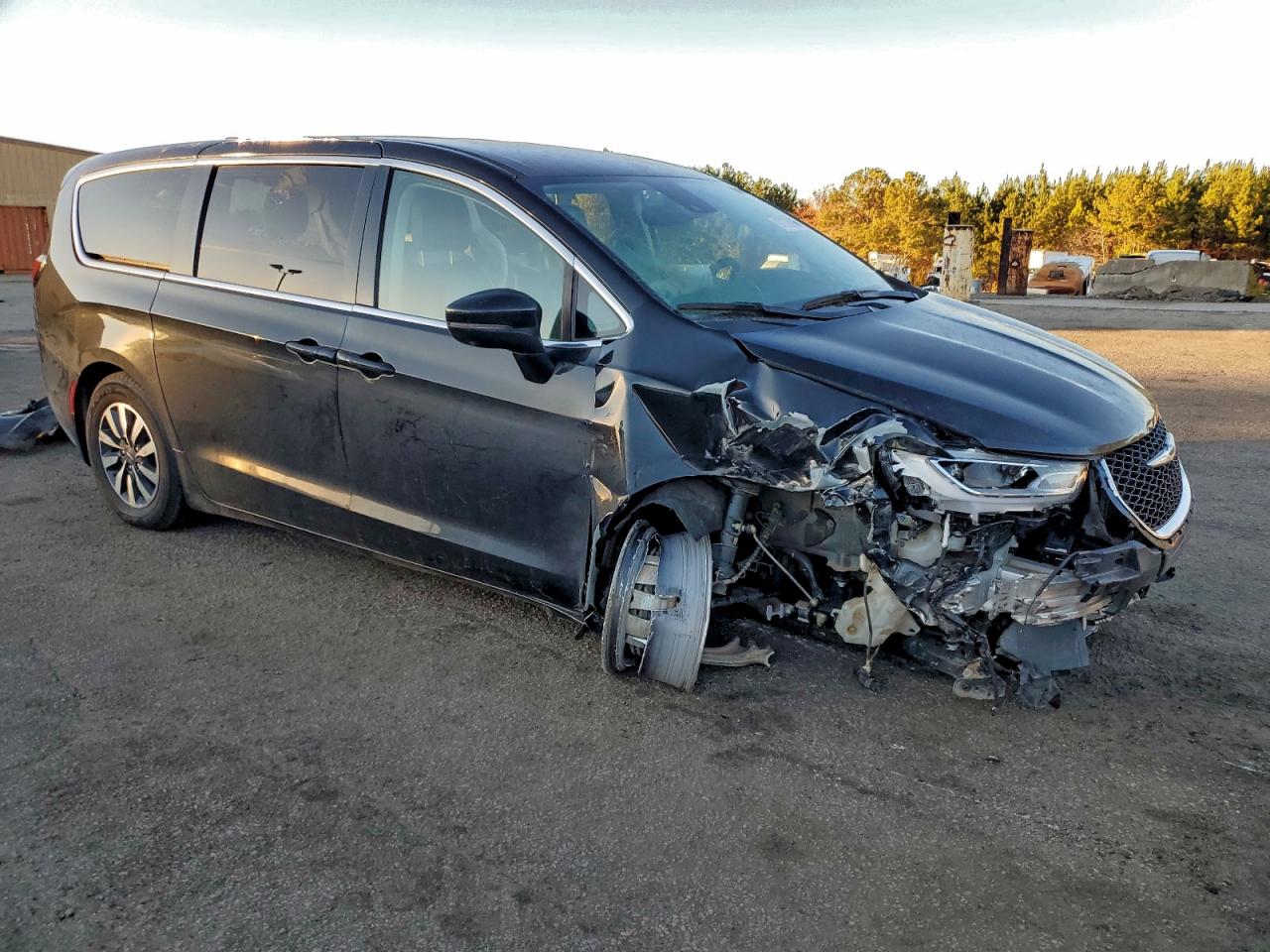 Chrysler Pacifica Hybrid Touring L