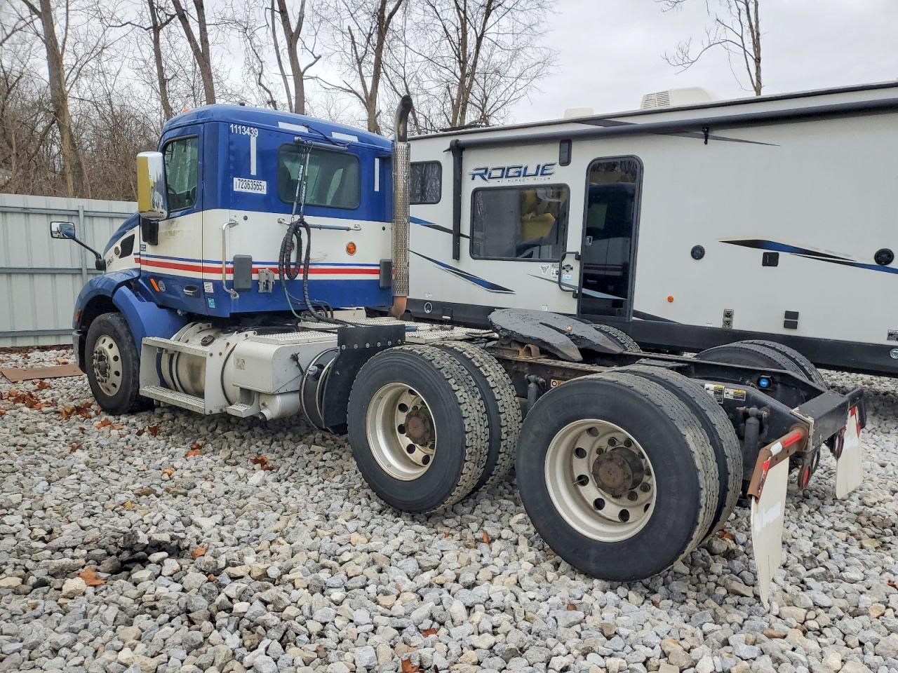Peterbilt Tractor 579