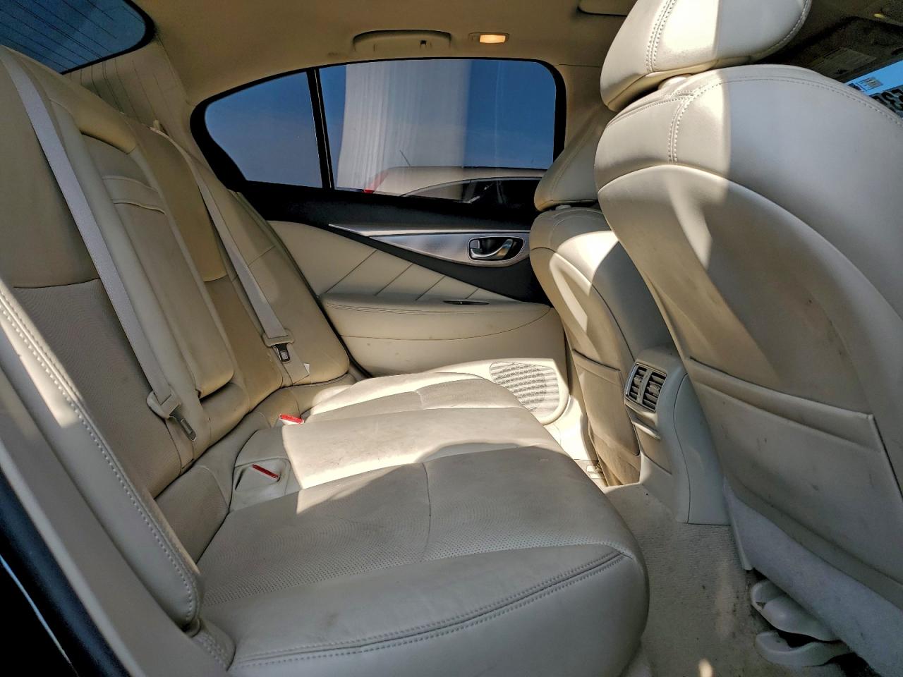 INFINITI Q50 Base