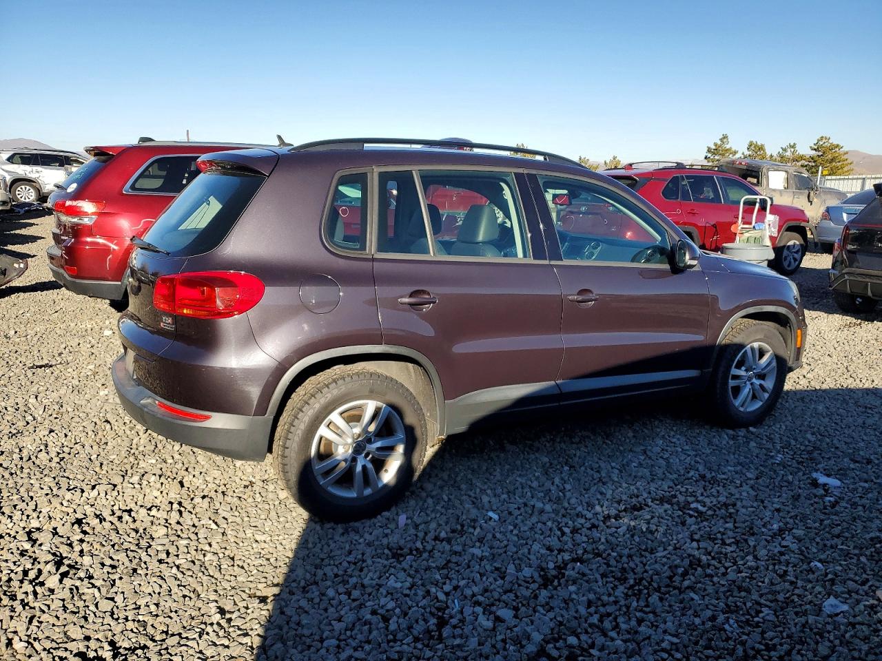 Volkswagen Tiguan S