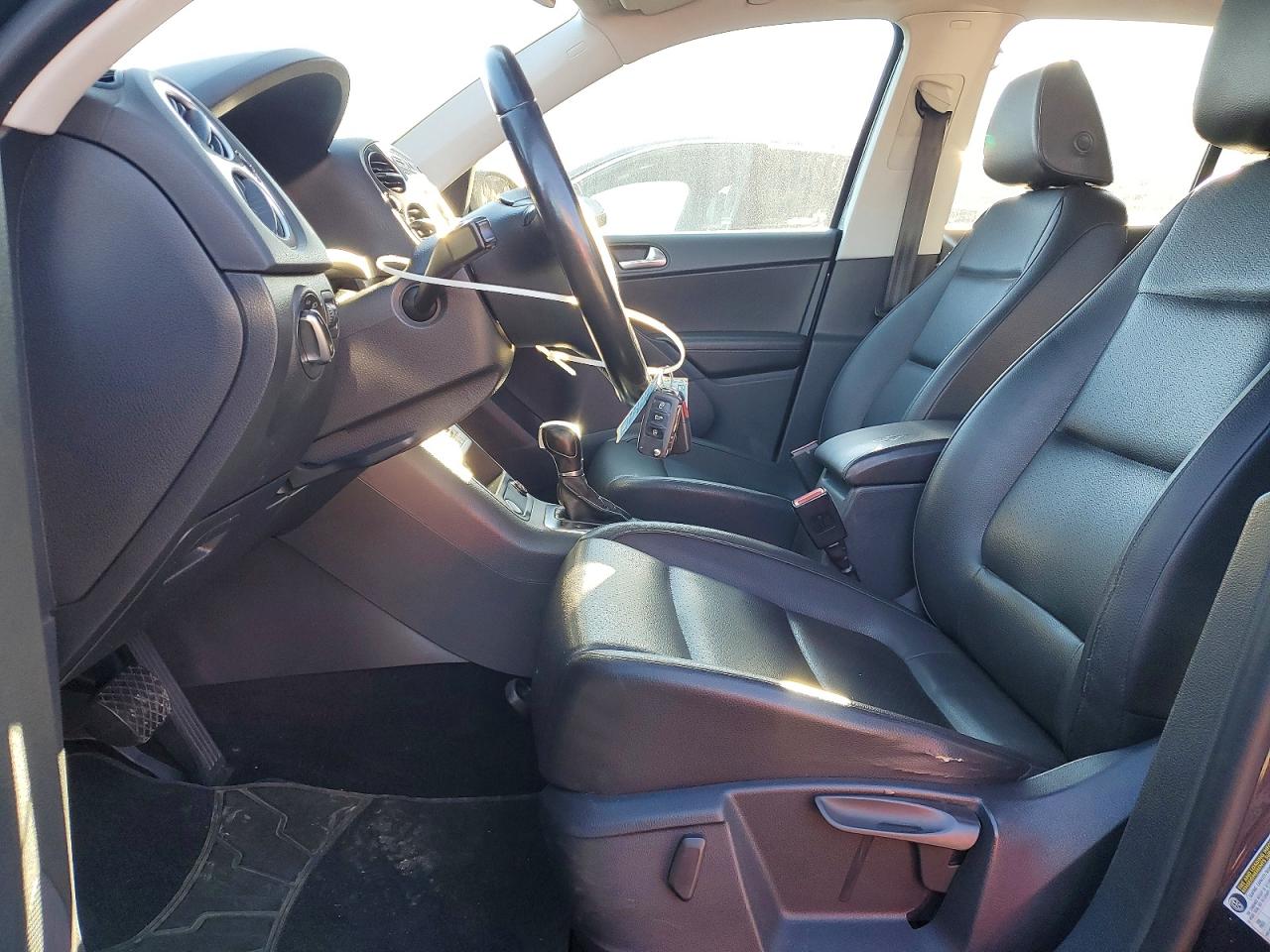 Volkswagen Tiguan S