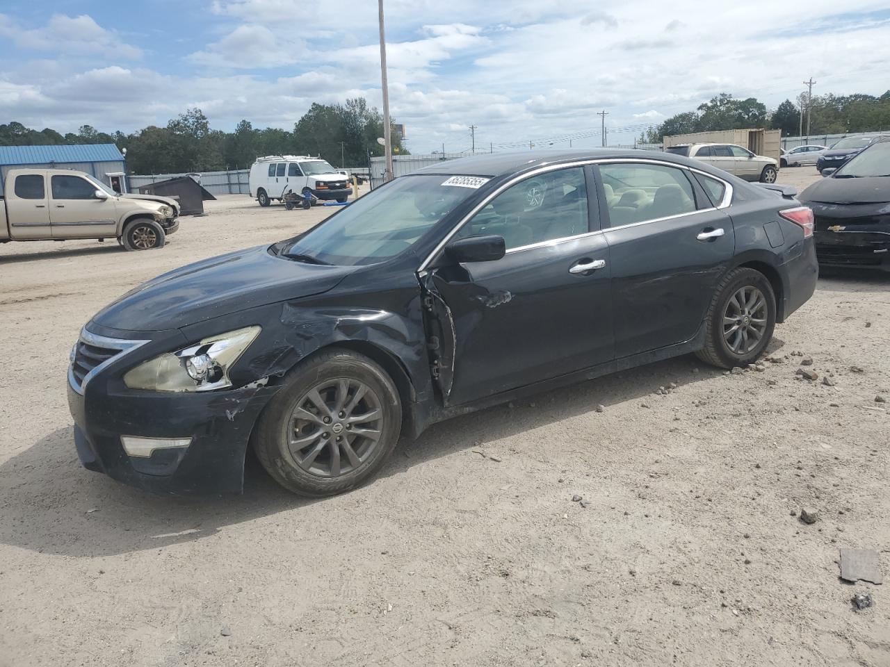 Salvage Nissan Altima Image