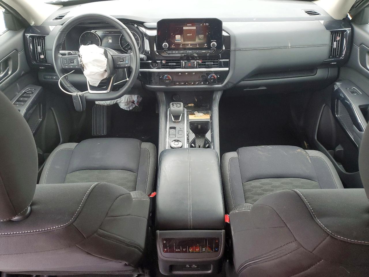 Nissan Pathfinder Sv