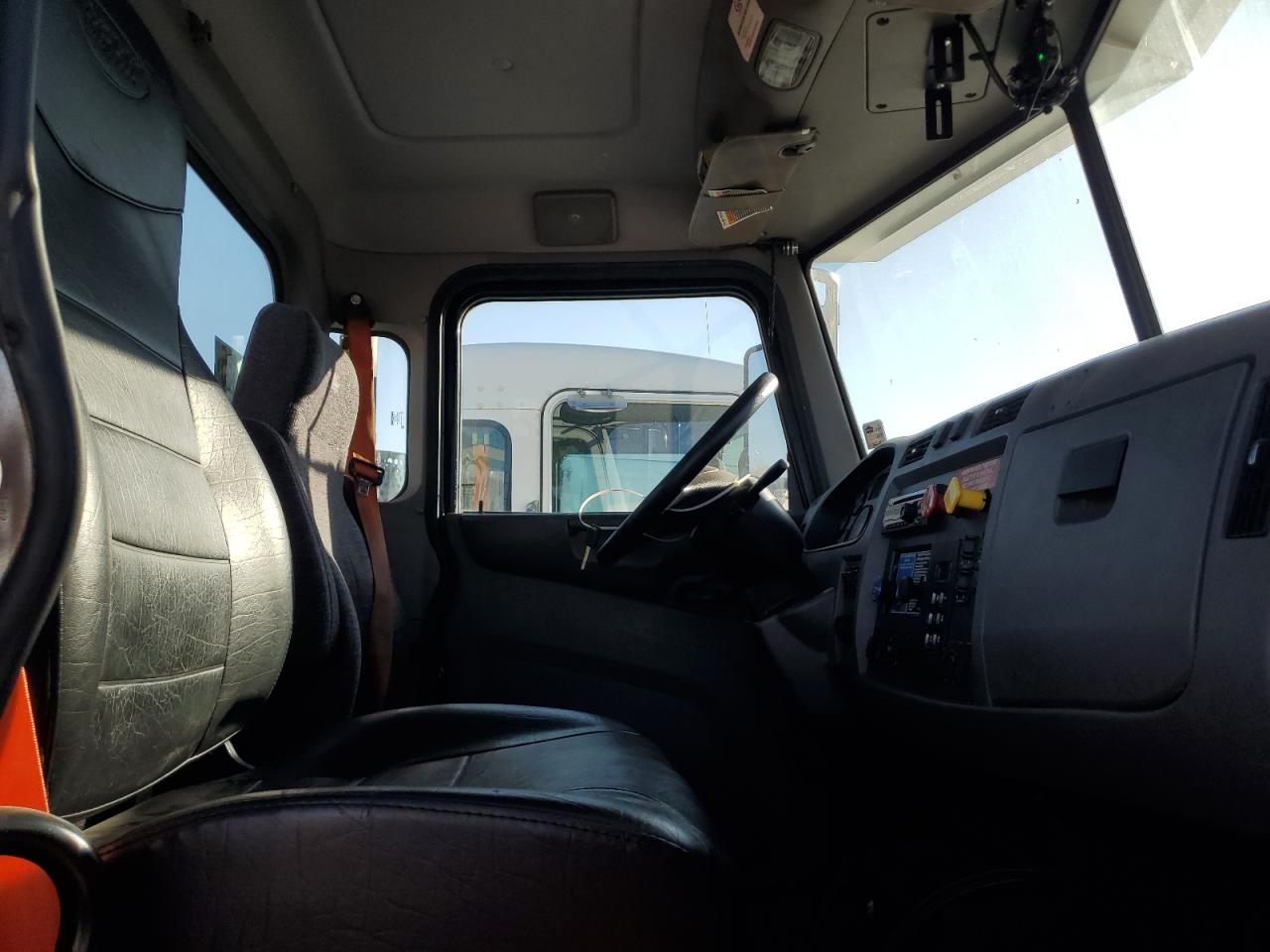 Peterbilt 348