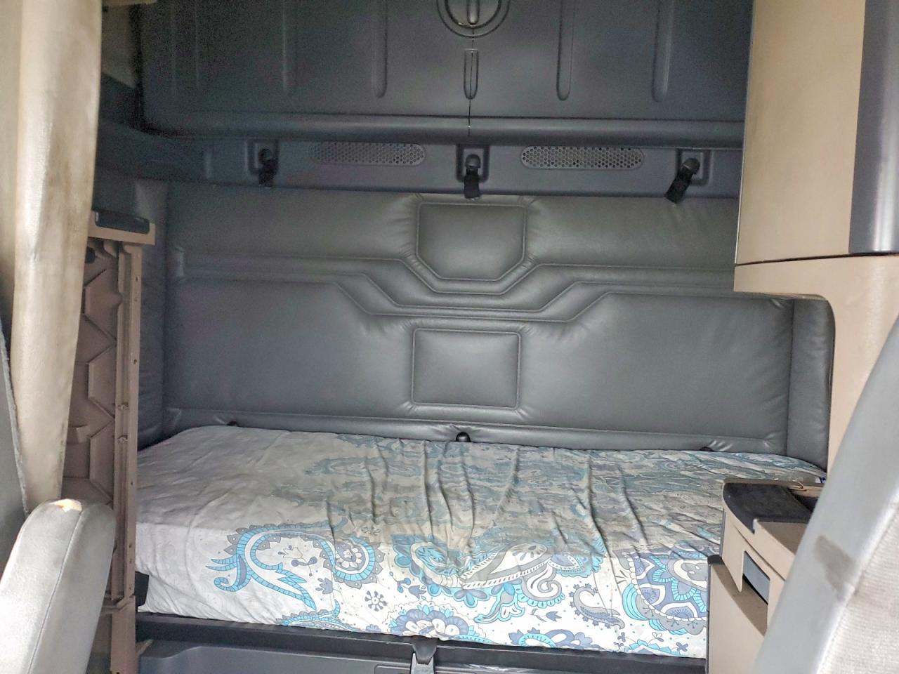Freightliner Cascadia 1