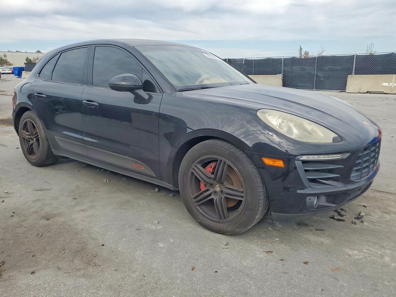 Porsche Macan S