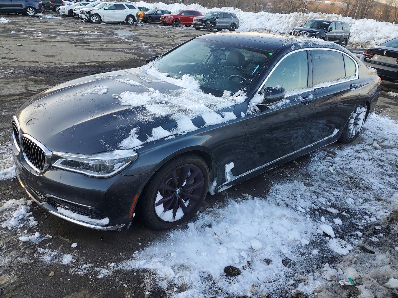 Salvage BMW 7 Series Image