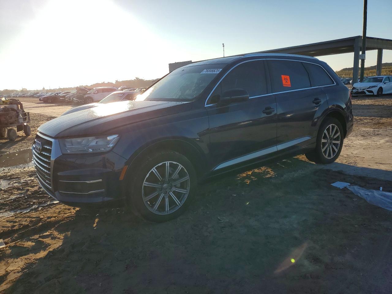 Salvage Audi Q7 Image