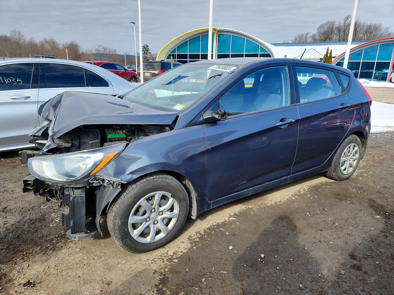 Salvage Hyundai ACCENT Image