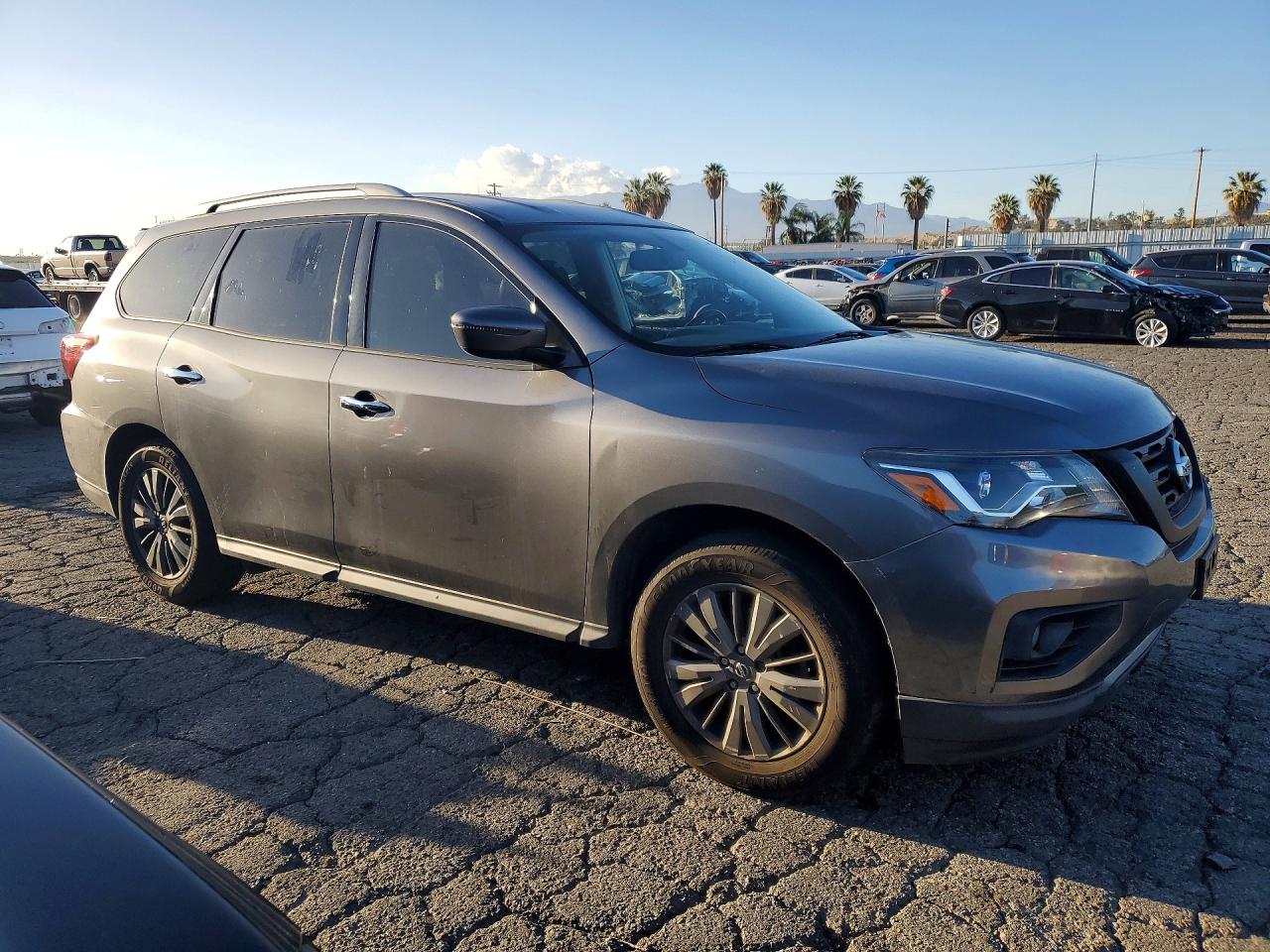 Nissan Pathfinder Sv