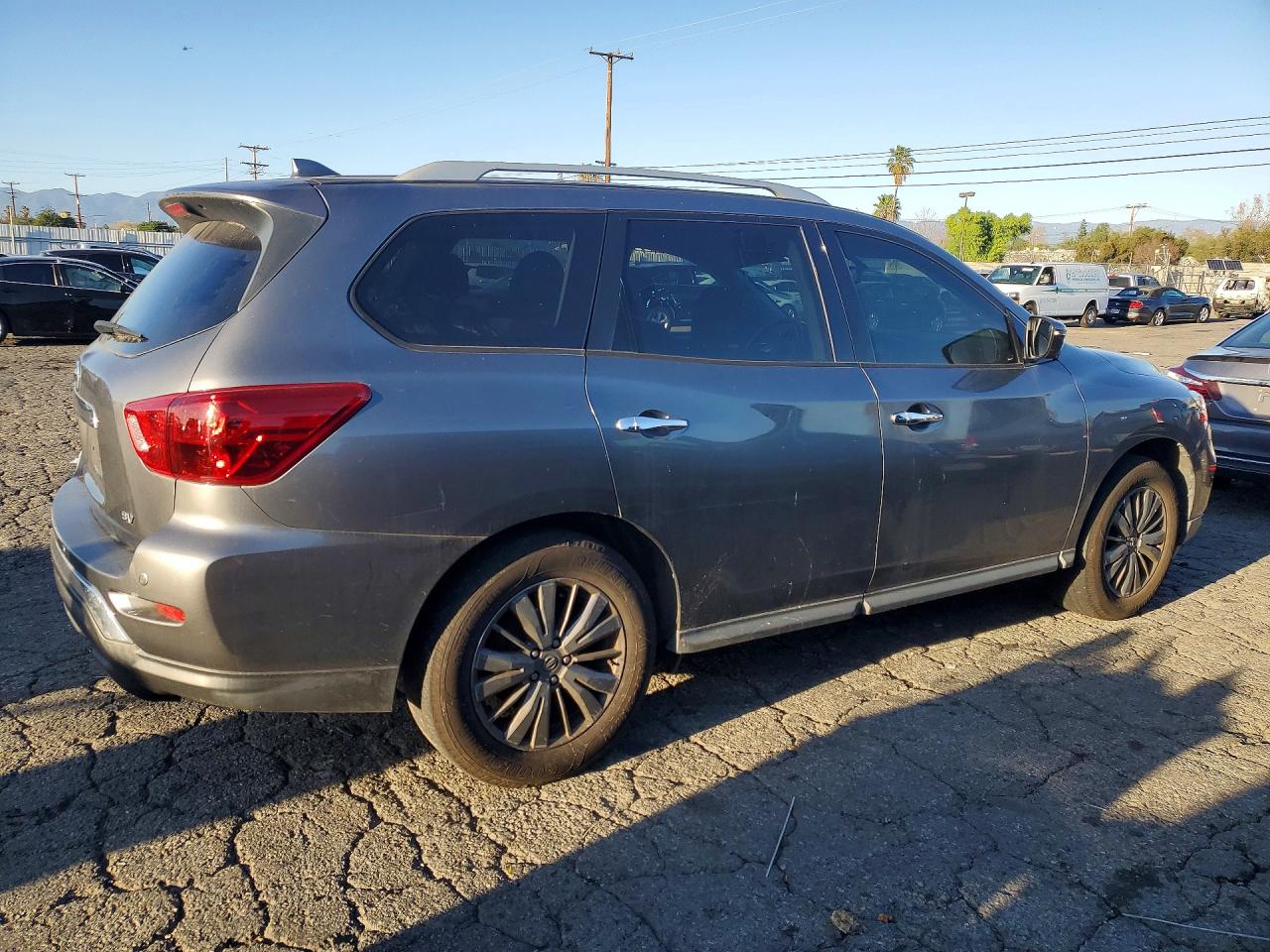Nissan Pathfinder Sv