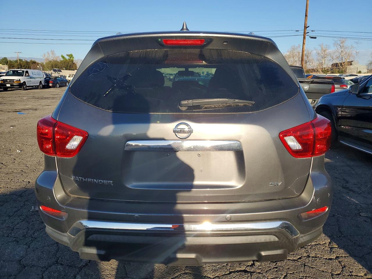 Nissan Pathfinder Sv