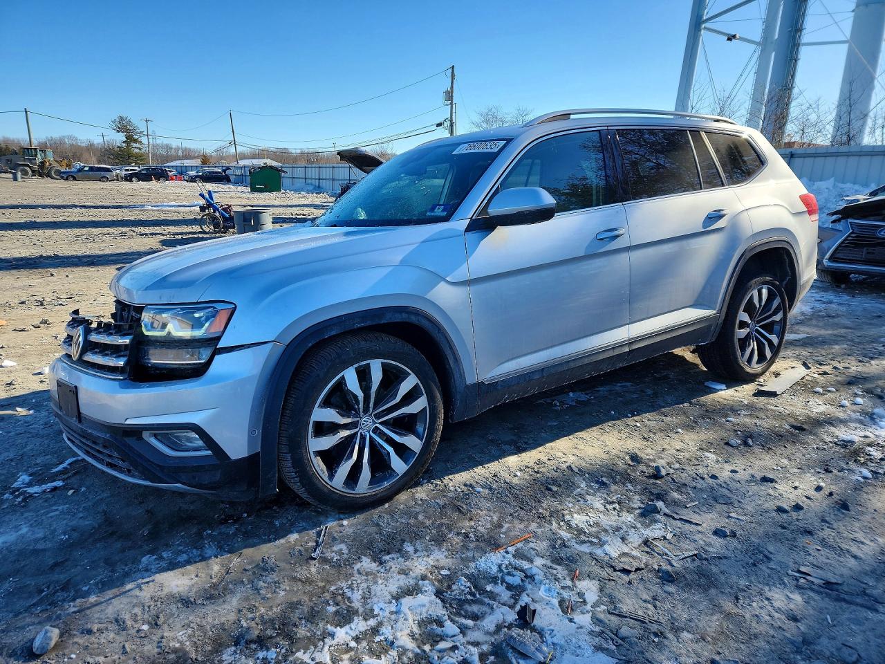 Salvage Volkswagen Atlas Image