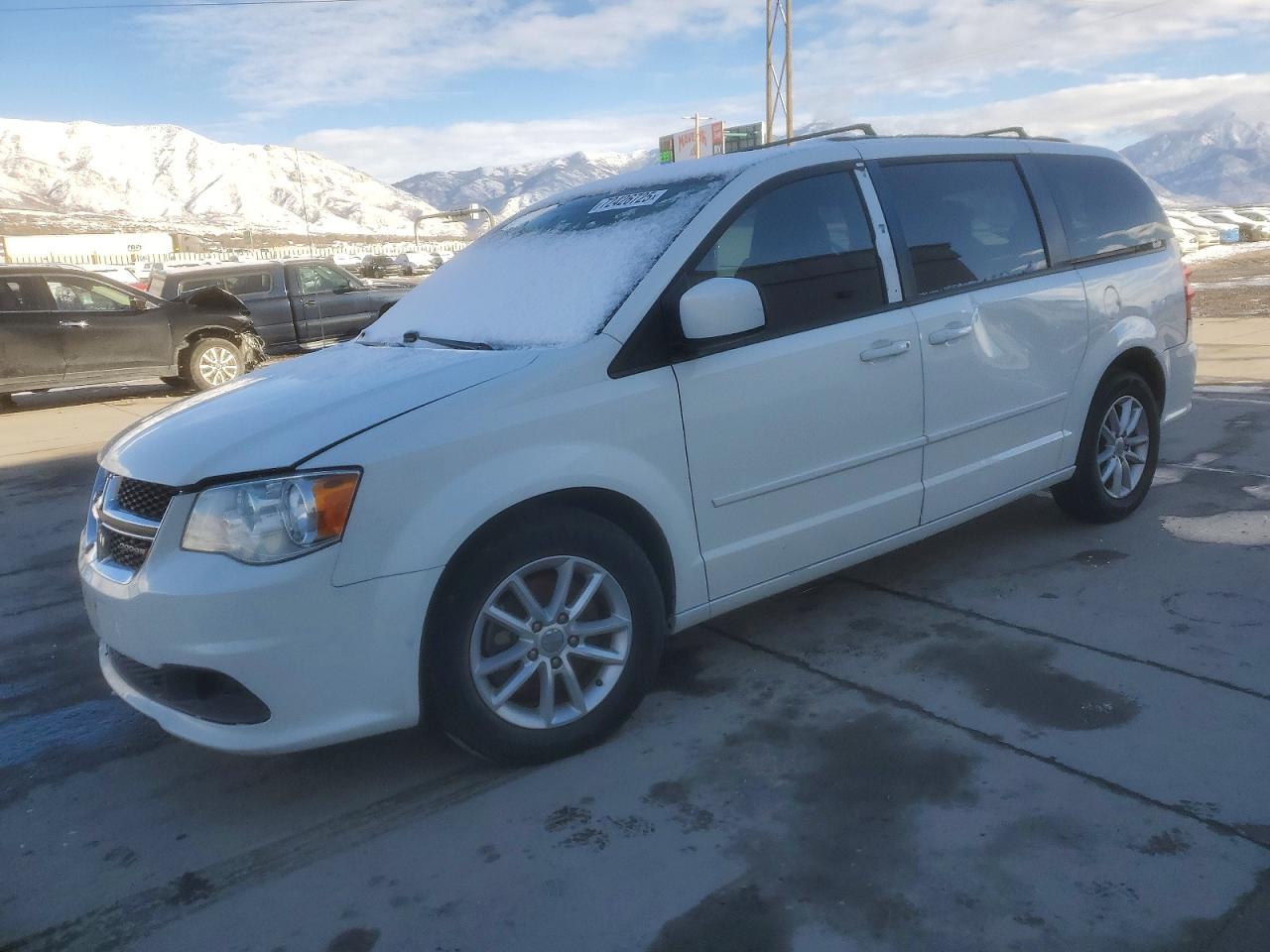 Salvage Dodge Caravan Image