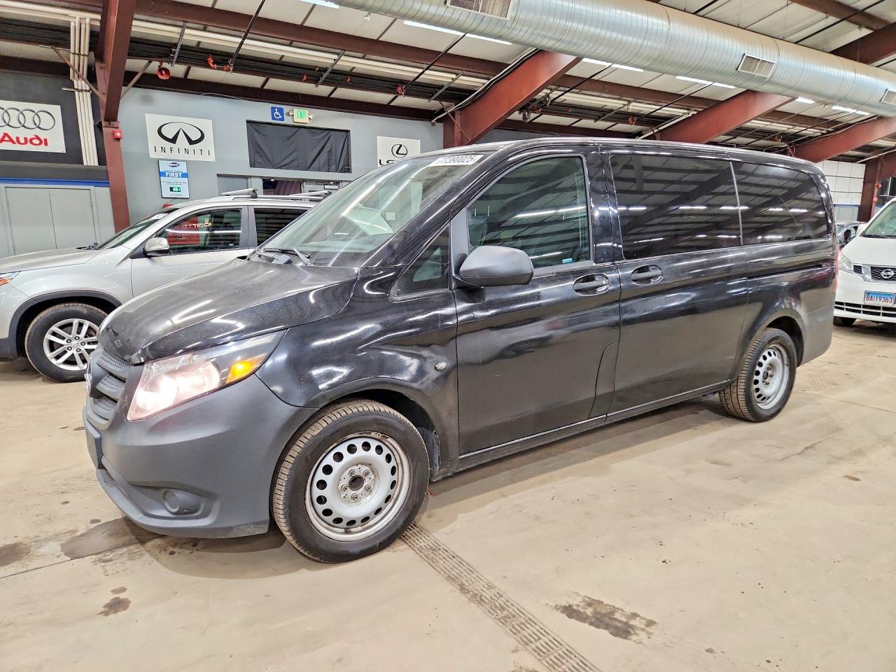 Salvage Mercedes-Benz Metris Image