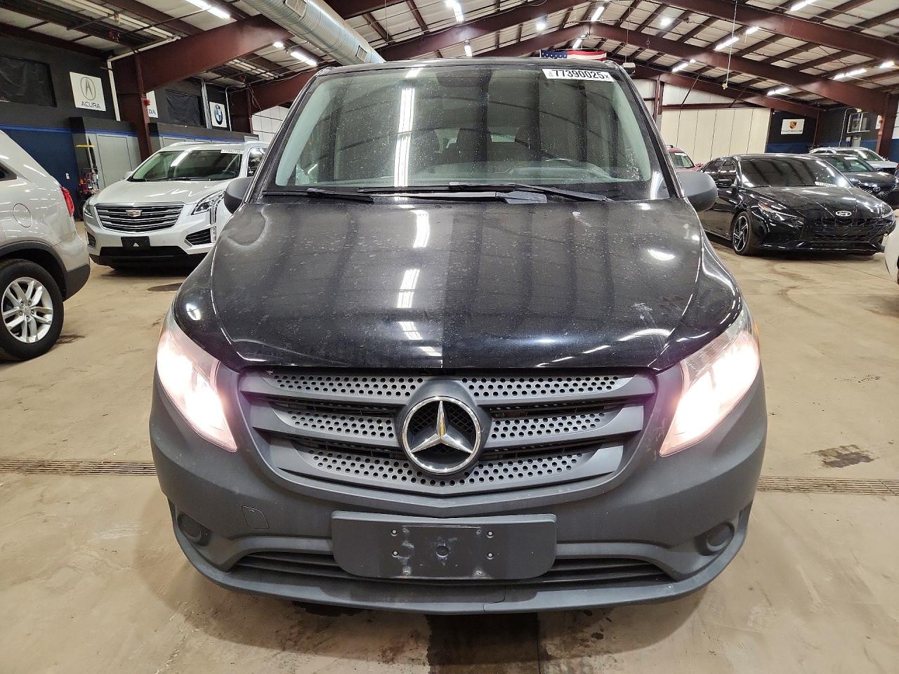 Mercedes-Benz Metris