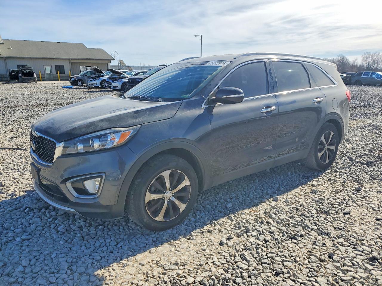 Salvage Kia Sorento Image
