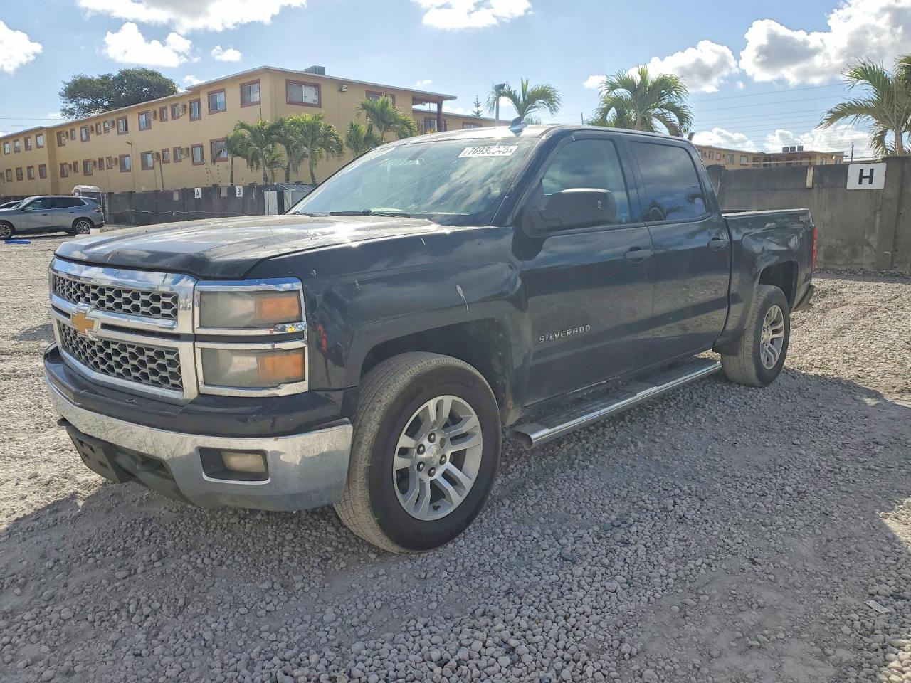Salvage Chevrolet Silverado Image