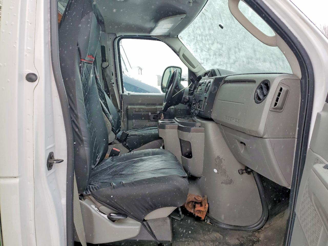 Ford E-350