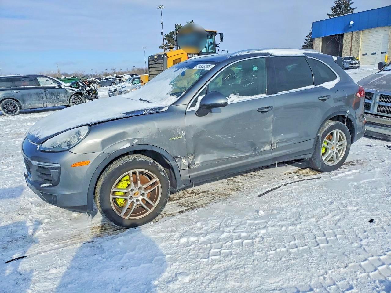 Salvage Porsche Cayenne Image
