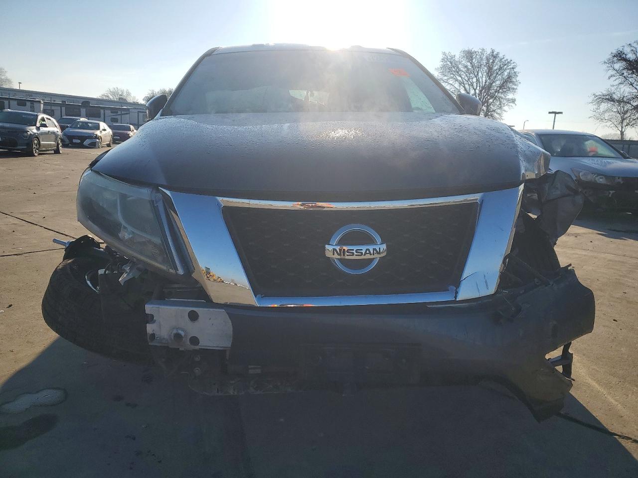 Nissan Pathfinder S