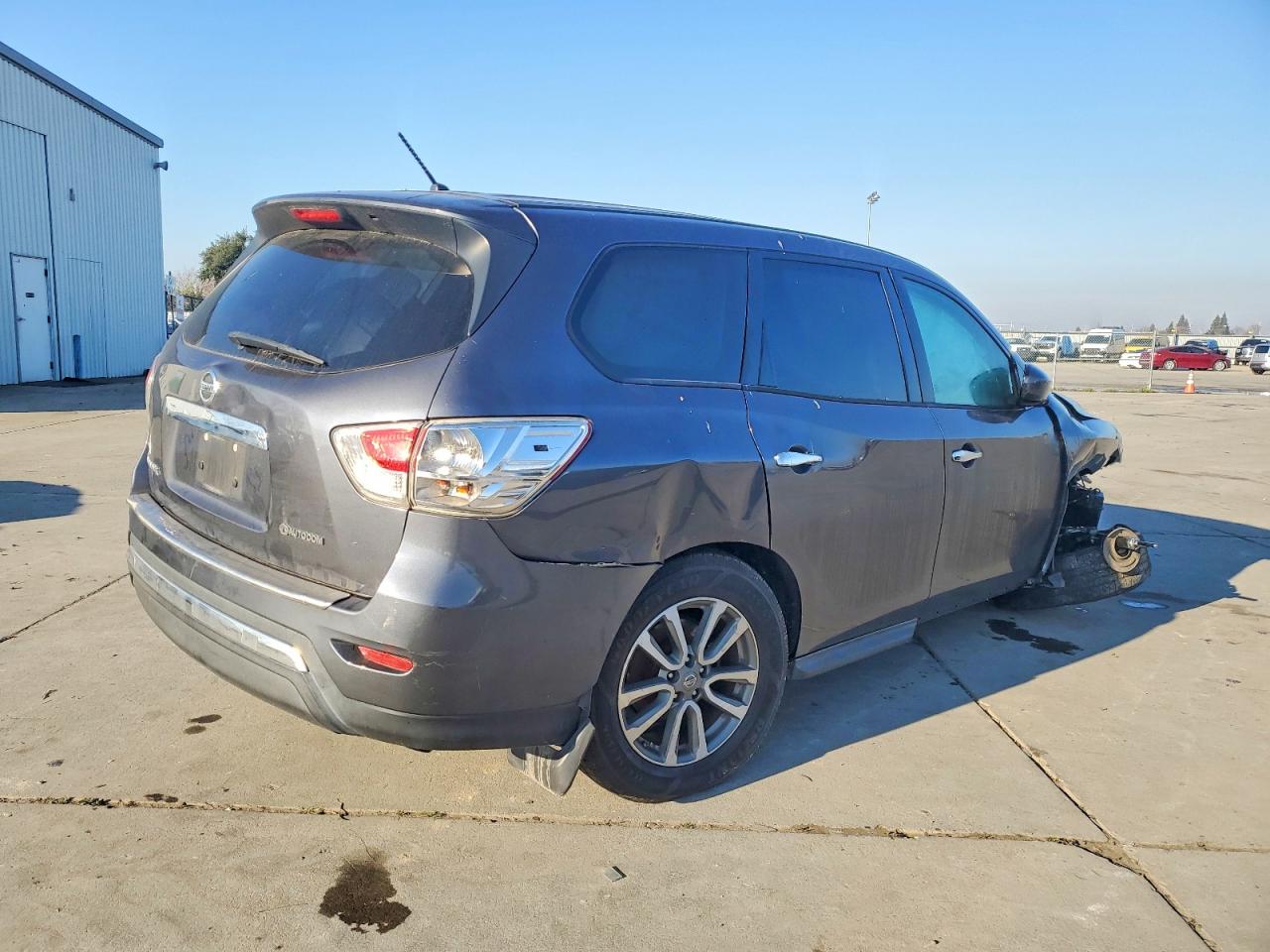 Nissan Pathfinder S
