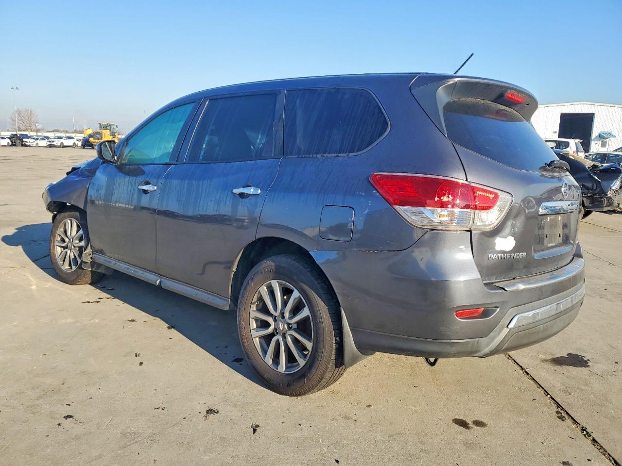 Nissan Pathfinder S