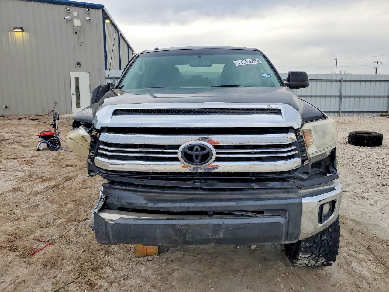Toyota Tundra Crewmax Sr5