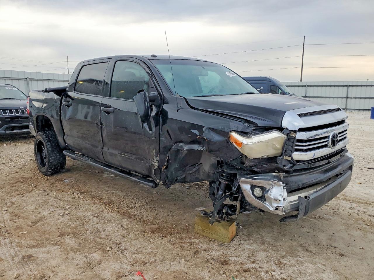 Toyota Tundra Crewmax Sr5