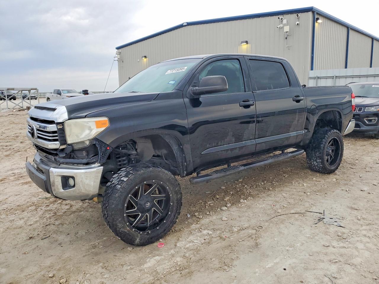 Salvage Toyota Tundra Image