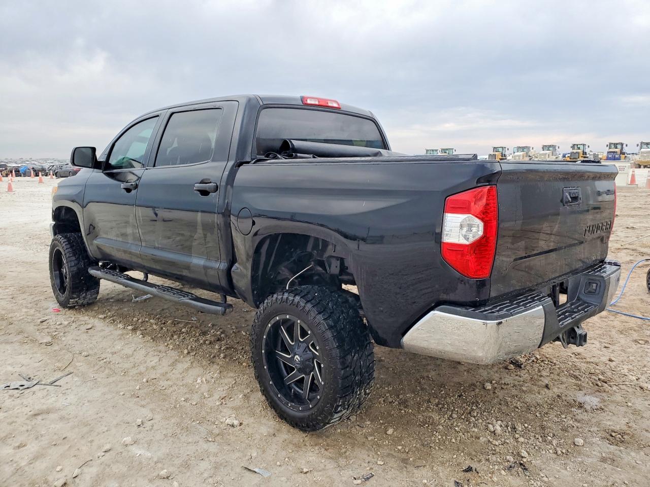Toyota Tundra Crewmax Sr5