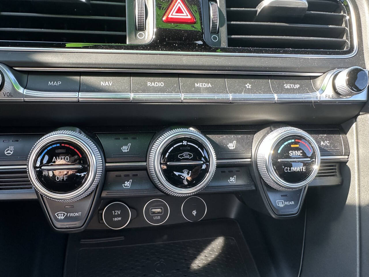 Genesis G70 2.0t Awd 4dr Sedan