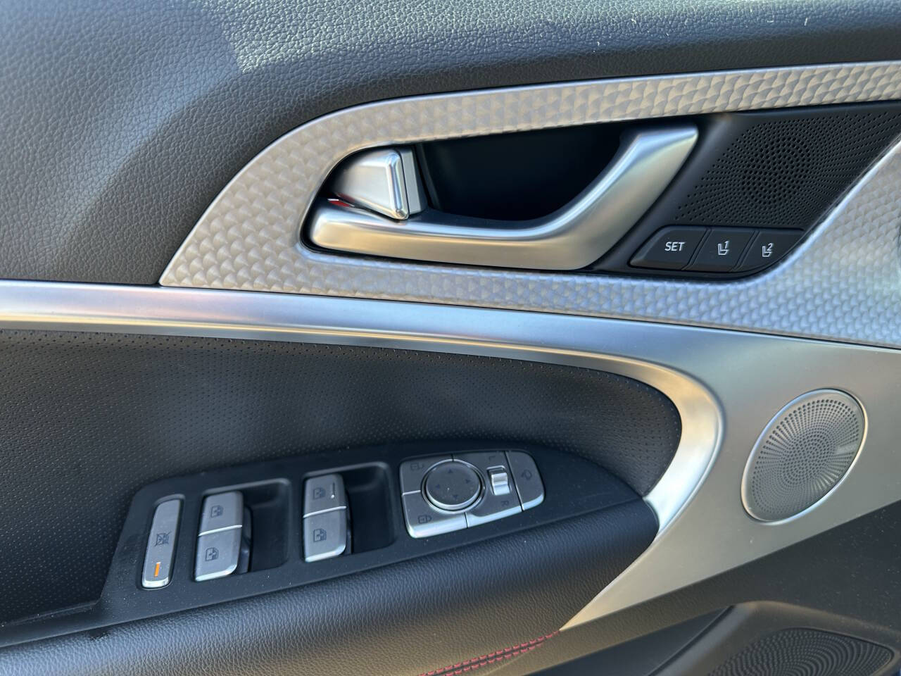 Genesis G70 2.0t Awd 4dr Sedan