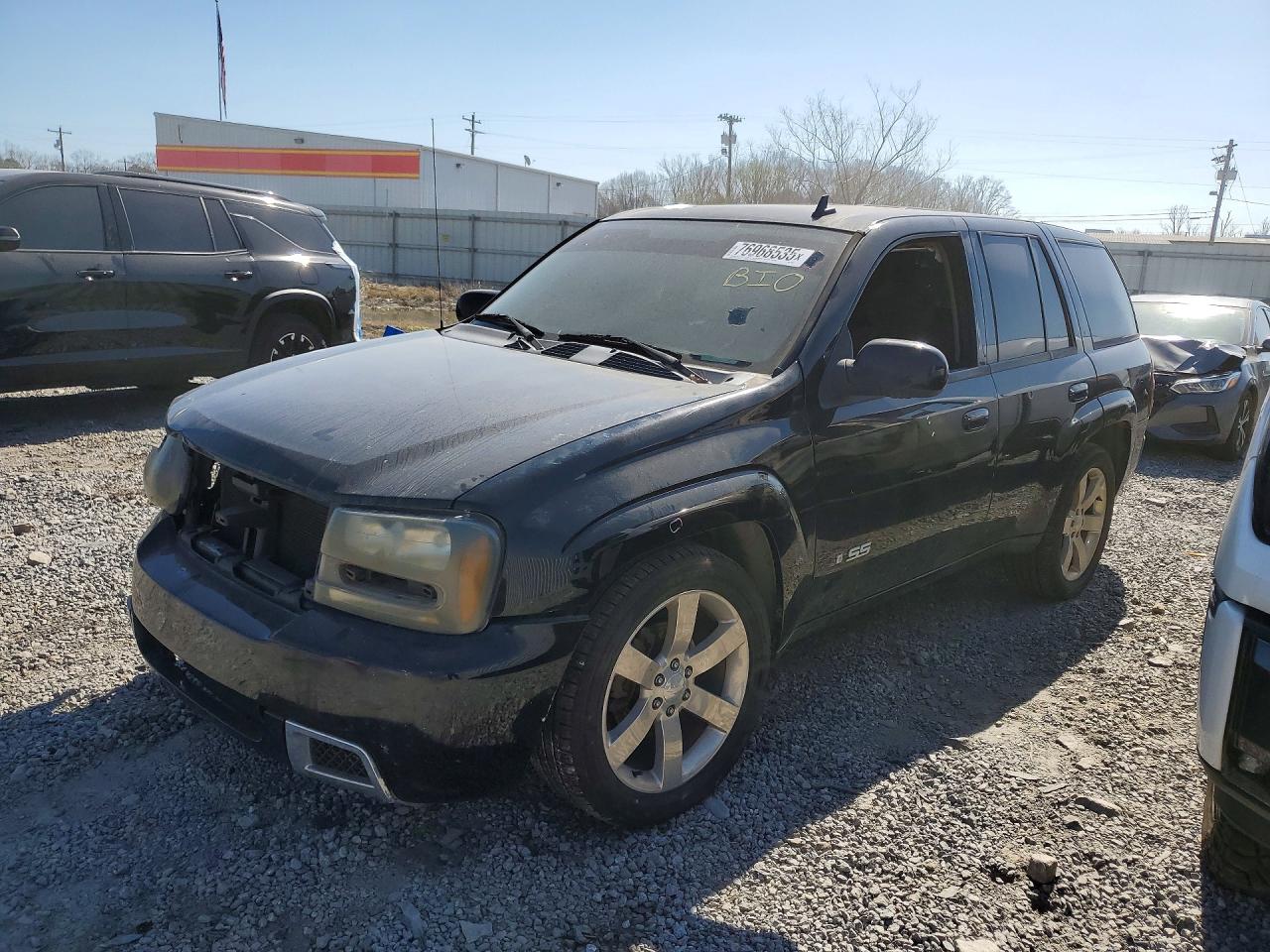 Salvage Chevrolet Trailblazer Image
