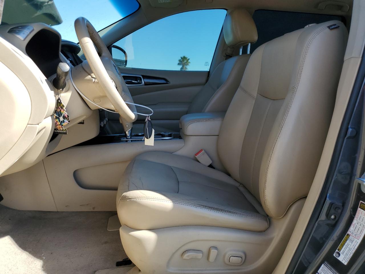 Nissan Pathfinder S