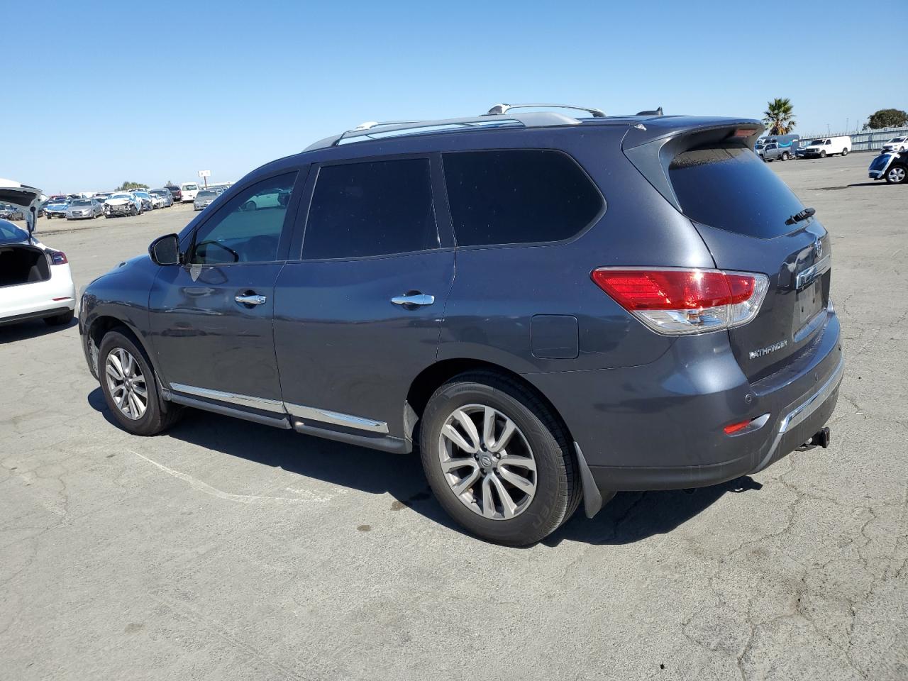 Nissan Pathfinder S