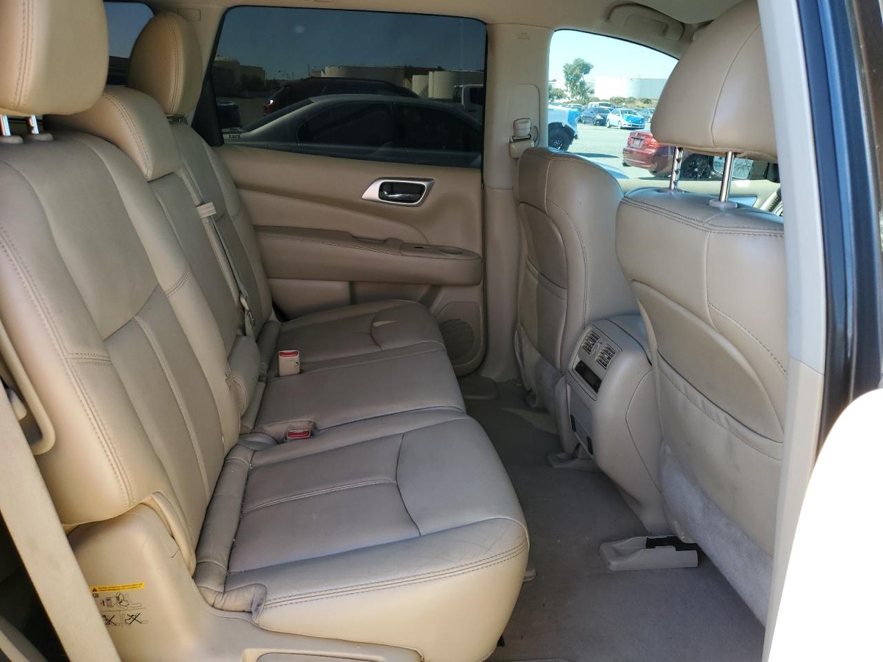 Nissan Pathfinder S