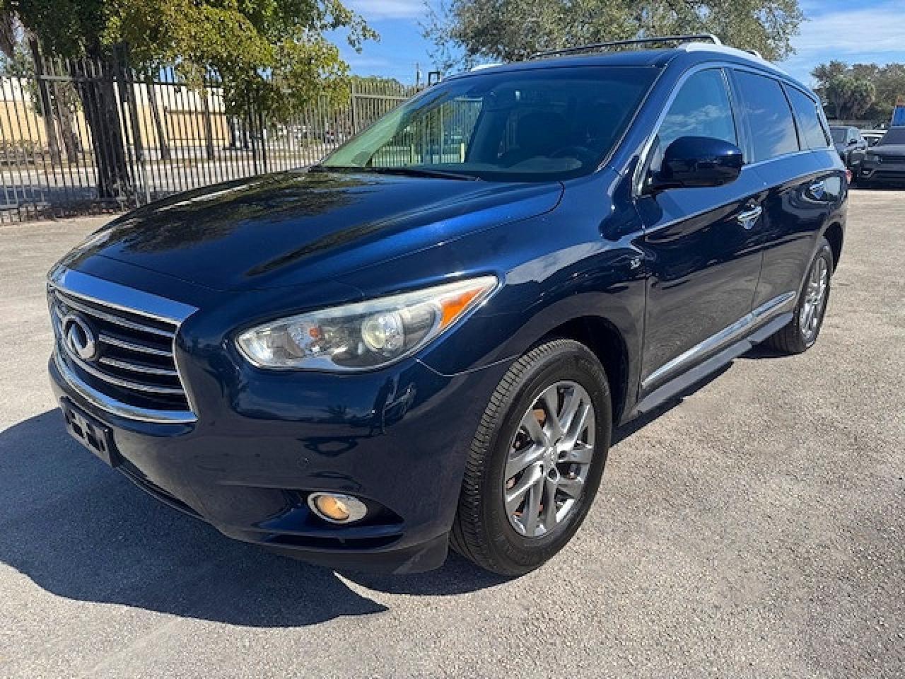 Salvage INFINITI Qx Image