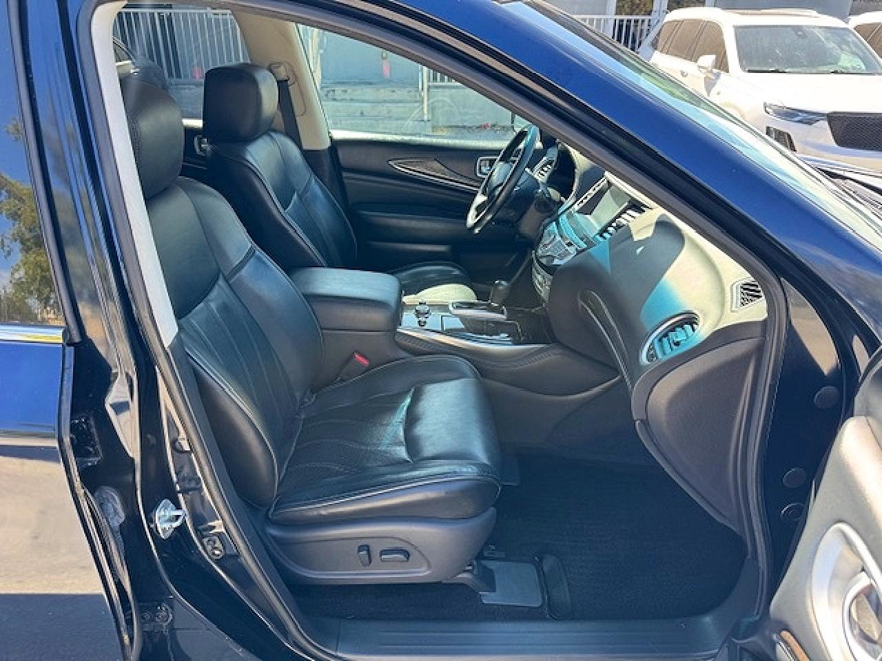 INFINITI Qx