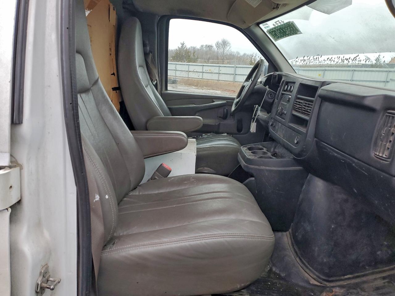 GMC Savana G3500 Paratransit